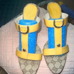 Size 8 Yellow Gucci 3.5” stiletto heels